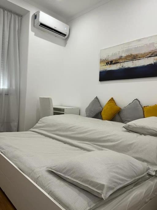 Casa Da Praia Da Poca - Apartamento Lirio Estoril Exterior foto